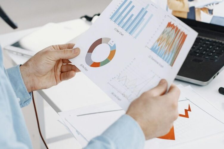 This article is a practical guide for appointment setters who want to build a sustainable work‑from‑home career by creating a simple online business plan. It ex...